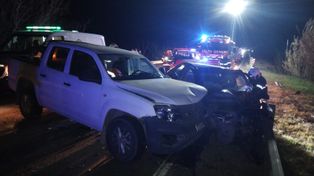 El fuerte impacto sucedió este lunes a la madrugada en la ruta nacional 34, a la altura de Luis Palacios.&nbsp;