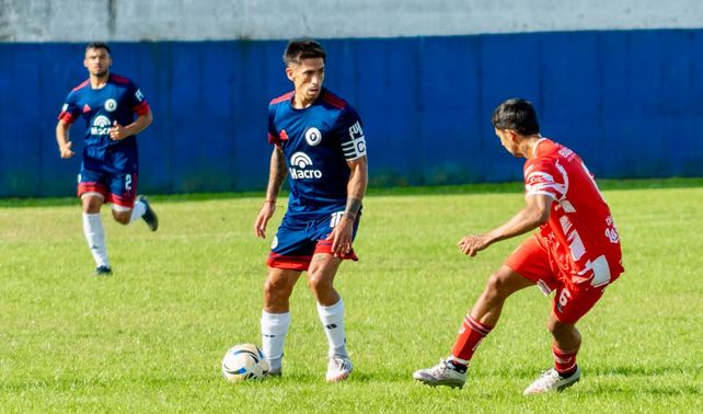 Figura: Juan Vieyra, capitán y referente del Leones puntero en la Zona B.  