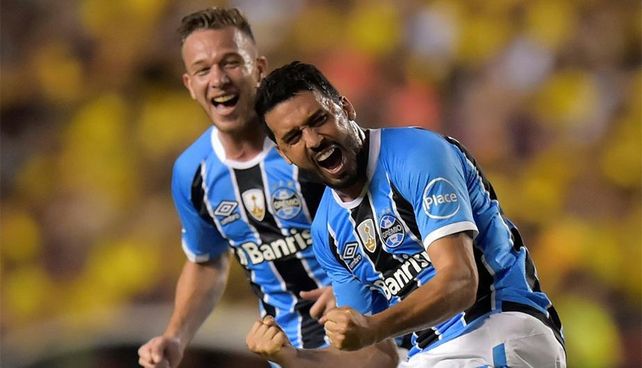 Gremio goleó a Barcelona en Ecuador y se acerca a la final de la Libertadores