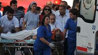 Tras el accidente, el gobernador Gioja fue operado y está grave, pero estable