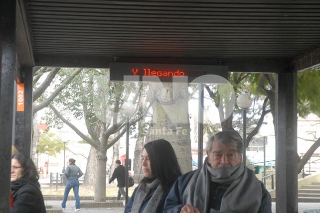 La ciudad tendría paradas de colectivos sonoras para ciegos