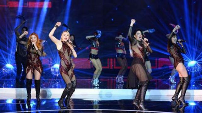 Con trajes transparentes, las chicas de Bandana bailaron en el programa de Susana