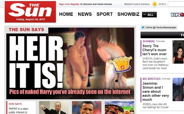 Mientras que las dos fotos del príncipe desnudo circulan ampliamente por internet