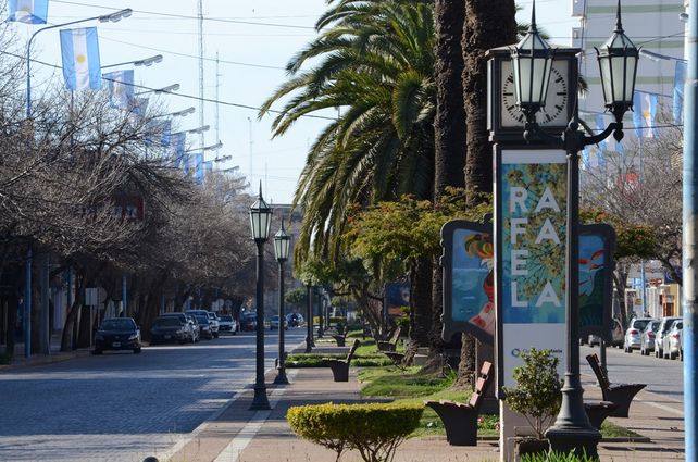 En Rafaela sortearon las columnas de alumbrado para la cartelería de campaña: 20 para cada lista