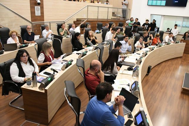 El recinto de sesiones del Concejo Municipal vivió en la noche de este jueves momentos decisivos de cara a un anhelo histórico: consagrar la autonomía rosarina.