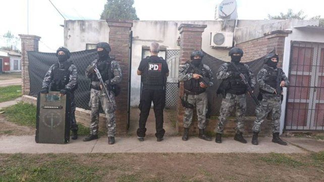 Apresaron a siete vendedores de drogas en siete allanamientos en Recreo: secuestraron cocaína, marihuana y dinero