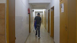 El refugio Sol de Noche funcionó durante 12 años en pasaje Marconi al 2400. Semanas atrás comenzó su mudanza y los directivos buscan un nuevo edificio.