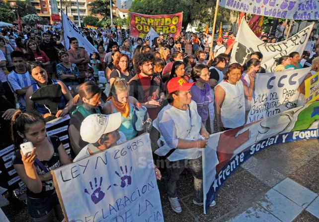 Ni Una Menos. El 3 de junio la sociedad realizó la primera gran manifestación pública en defensa del derecho de las mujeres a vivir sin violencia. Foto: Manuel Testi / UNO Santa Fe