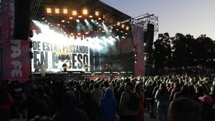 Fiesta en el Parque del Sur: Benjamín Amadeo hizo vibrar el Fan Fest en Santa Fe y este martes llegan Los Totora
