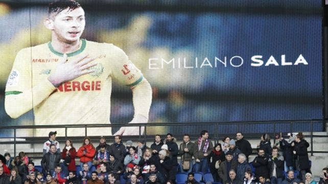 Los hinchas del último equipo del delantero santafesino Emiliano Sala lo recordaron este domingo.