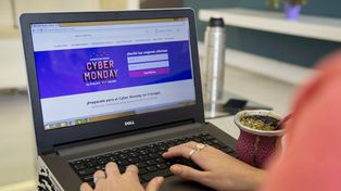 El comercio electrónico se expande y demanda recursos humanos.
