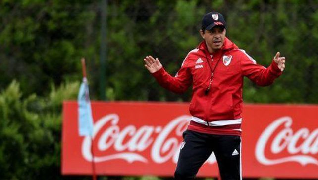 Marcelo Gallardo pone suplentes en su equipo.