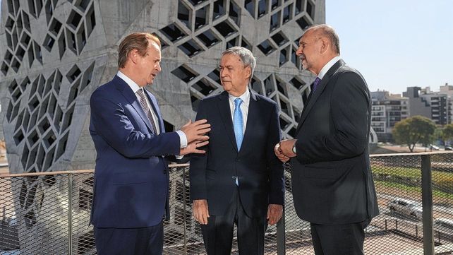 Región Centro: gobernadores piden que la lechería sea considerada economía regional