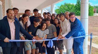El intendente de San Jorge, Juan Pablo Pellegrino, recibió 80 millones para obras en una escuela. Como utilizó solo 59 millones, decidió reintegrar el sobrante a la Provincia.