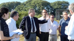 Corral y Fascendini recorrieron las obras de la nueva Área Industrial “Los Polígonos”