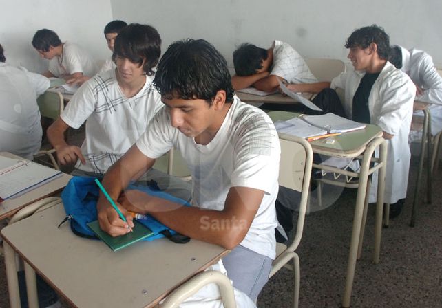 Primero. Es el año en el que se incorporan más estudiantes pero también donde se concentra gran parte de los repitentes. Foto: Manuel Testi / UNO Santa Fe