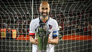 Carlos Quintana terminó con todos los trámites de rutina, hasta que puso la firma en el contrato con Central.