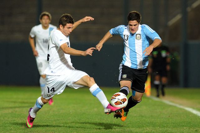 El Sub 17, con dos jugadores menos, empató sobre el final con Uruguay