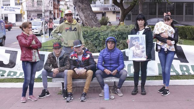 Familiares de Brian Farías, pidieron Justicia frente a Tribunales
