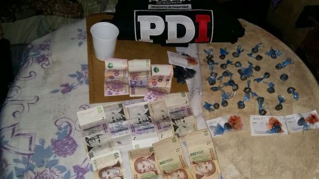 Cayeron presos cuatro vendedores de drogas con dosis de cocaína y de marihuana