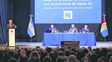 a sala llena. Lifschitz y sus funcionarios detallaron la oferta frente a un auditorio multipartidario.