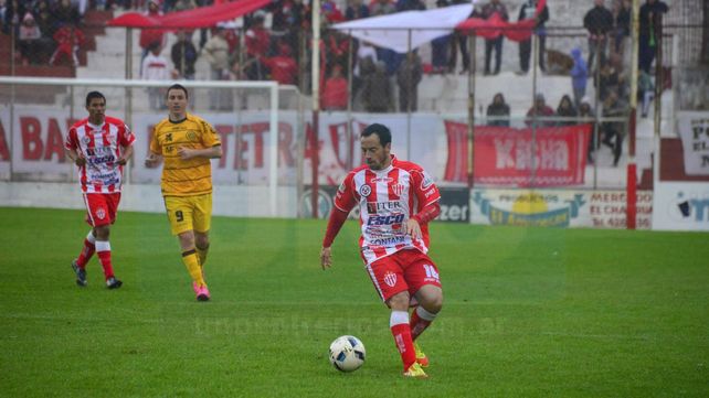 El Decano debutó con una derota ante Flandria como local
