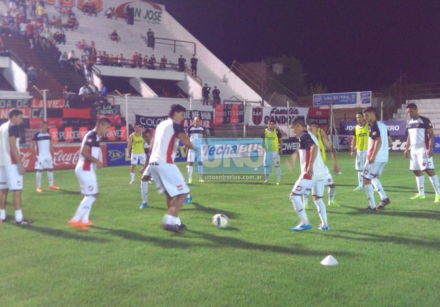 Banderazo de apoyo al #PatrónDelAscenso antes de la semifinal