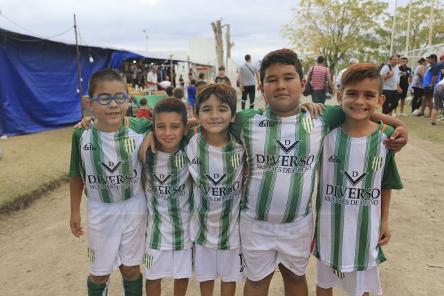 Cientos de chicos disfrutan del fútbol en La Capillita