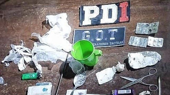 San Javier: cayó una pareja por hurto y abuso de armas con drogas, armas, balas y dinero