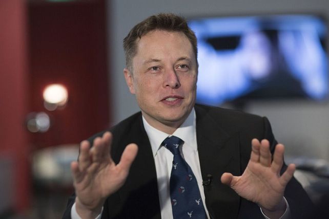 Elon Musk firmó un acuerdo de compra que fue anunciado el 25 de abril.