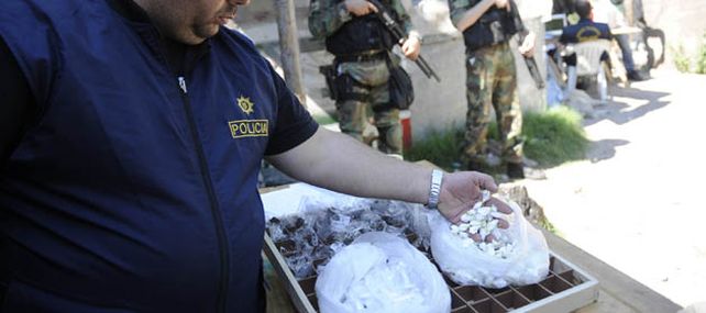 Argentina recibe la cocaína, la estira, la refina y la exporta