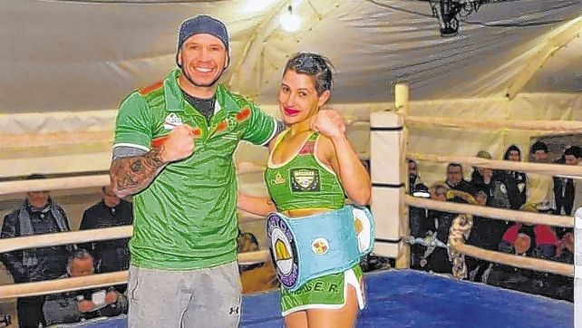 La paranaense Cinthia Salomé González La Camionera desde los 6 años comenzó a practicar boxeo como un hobby. Este deporte se volvió su prioridad