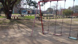 Una familia santafesina transformó un lugar abandonado en una plaza y darán un gran festejo por el Día del Niño