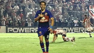 Ijiel Protti celebra el segunto tanto de Tigre, el que definió el partido.
