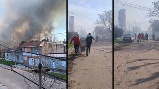 Tensión en San Pantaleón por una quema de pastizales: vecinos usaron baldes para frenar el avance del fuego