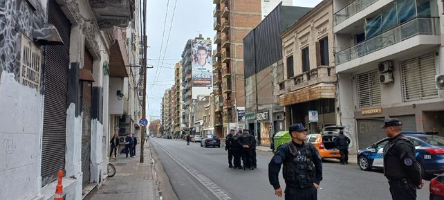 Policía Federal custodia la zona donde se produjo el tiroteo.