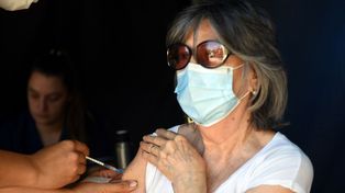 En Rosario se están inoculando a mil personas por dia, contra Covid y tambièn se completa el calendario Naciona.