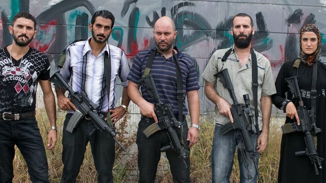 El experiodista de investigaci&oacute;n&nbsp;Moshe Zonder es&nbsp;el coguionista de Teher&aacute;n. Zonder tambi&eacute;n fue el coautor de la exitosa Fauda (foto).&nbsp;