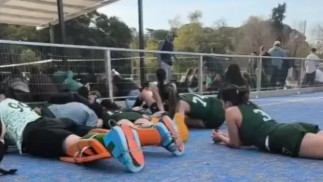Pánico en Paraná: se tirotearon cerca de un predio deportivo y las jugadoras de hockey debieron tirarse al piso