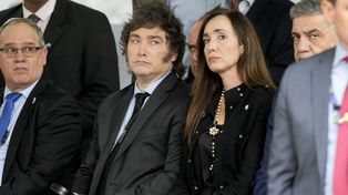 Javier Milei respondió a las declaraciones en las que la vicepresidenta sostuvo que ganaba “dos chirolas”.