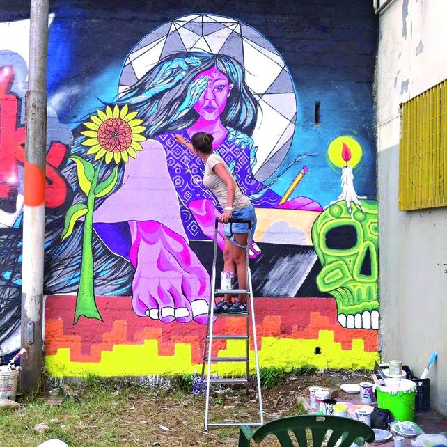 Médica de profesión, artista por vocación, viajera de corazón