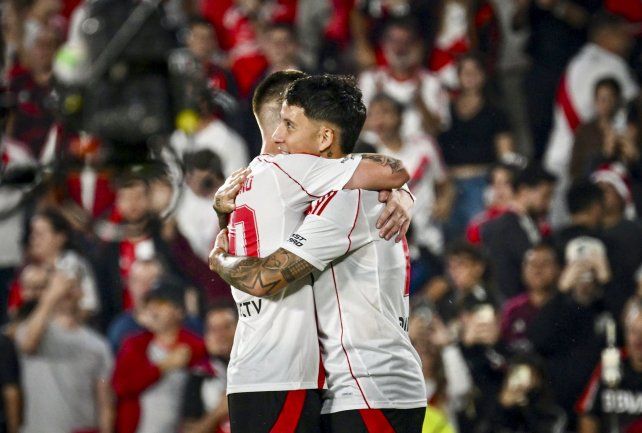 River ganó bien de local ante Vélez.