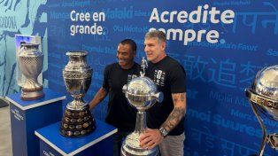 Cafú y Martín Palermo fueron la atracción de muchos argentinos en Miami, donde este viernes habrá Mundial para el equipo de Scaloni.