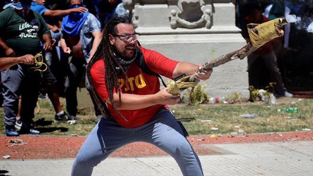 El hombre mortero reapareció para decir que es un perseguido político