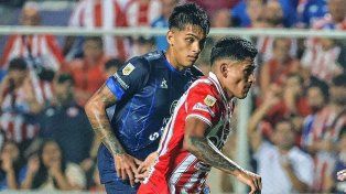 El esfuerzo final no le alcanzó a Unión que perdió 3-2 ante Talleres en el estadio 15 de Abril