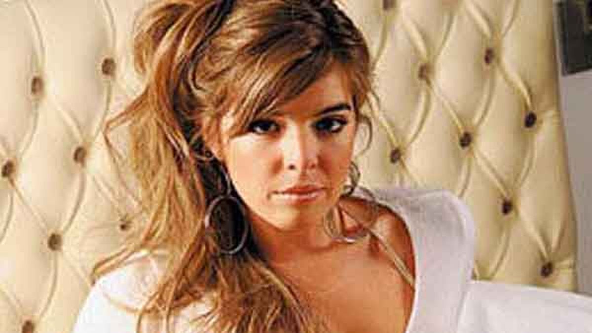 Dalma dijo que prefiere que Maradona se quede lejos del país