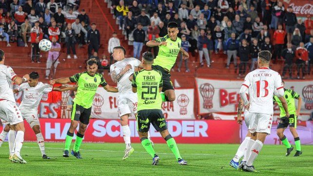 Unión sigue de cerca un duelo decisivo: Barracas Central se la juega ante Huracán