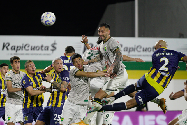 Carlos Quintana le hace un guiño al almanaque y sigue haciendo goles en Central.