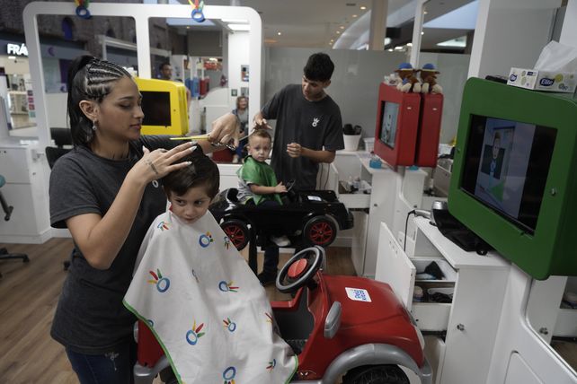 Interior de la cadena de peluquerías Pelokitos en el shopping Alto Rosario.