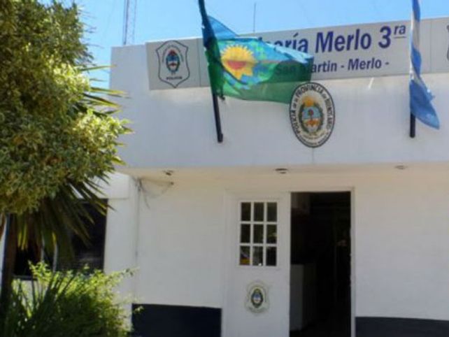 Investigan si un hombre murió por asfixia erótica en Merlo